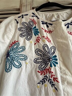Collection B White Embroidered Floral Peasant Blouse in Navy & Red